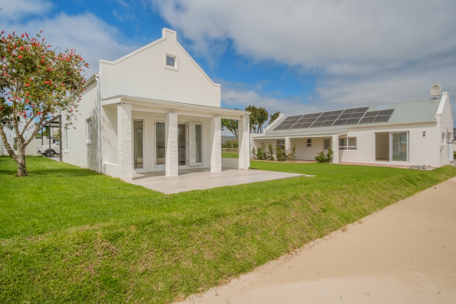 6 Bedroom Property for Sale in Meadowsteads Western Cape